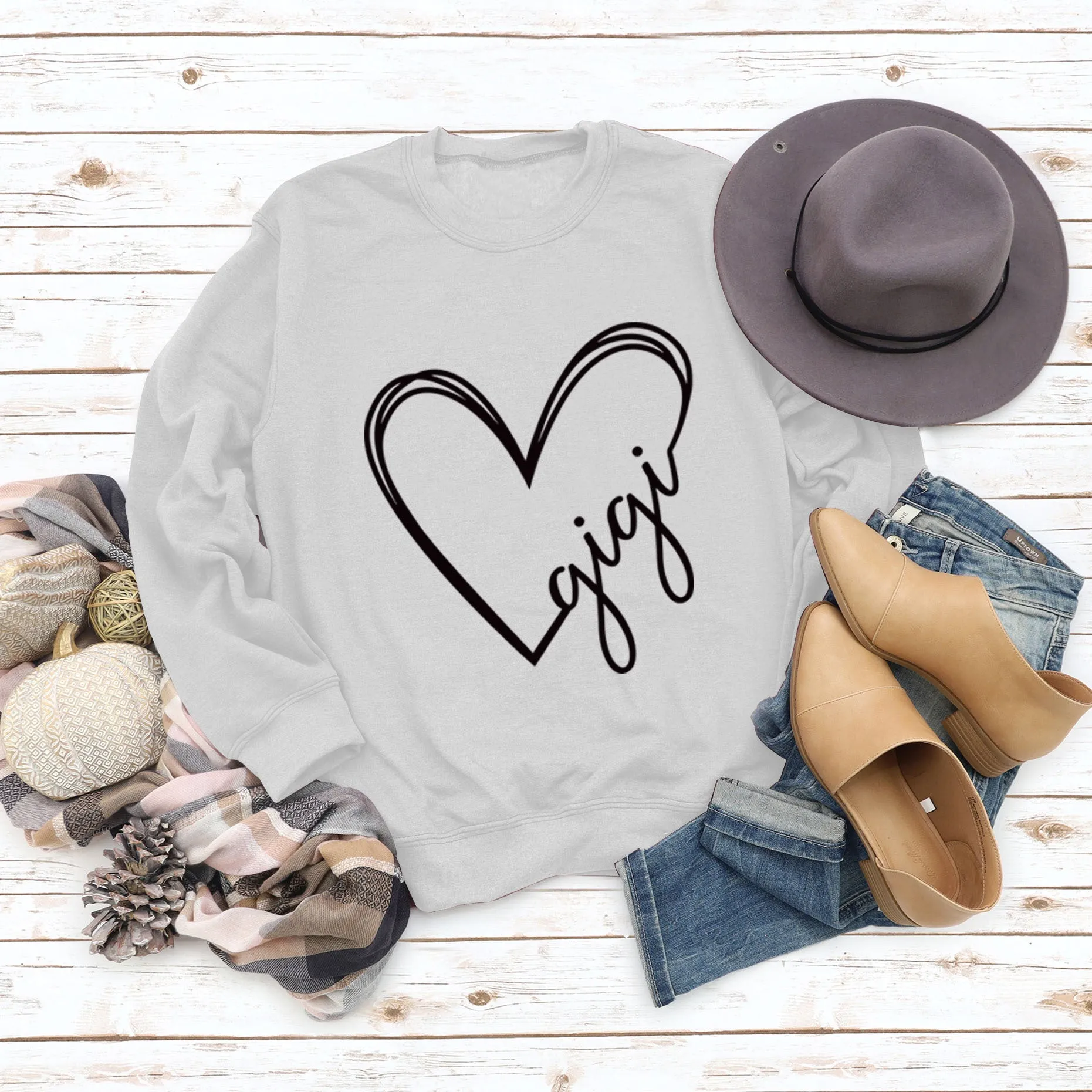 Gigi Heart Letter Printed Round Neck Loose Bottomed Long Sleeve Sweater
