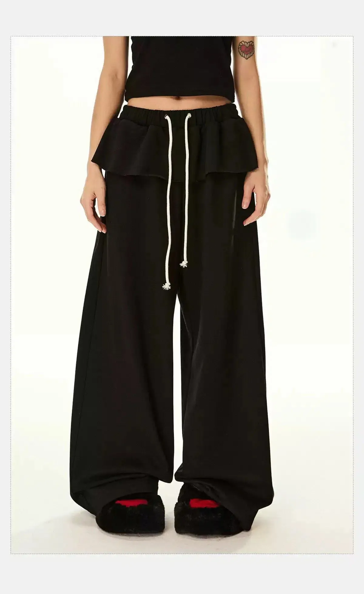 Tom Chic Two-Piece Wide Leg Sweatpants
