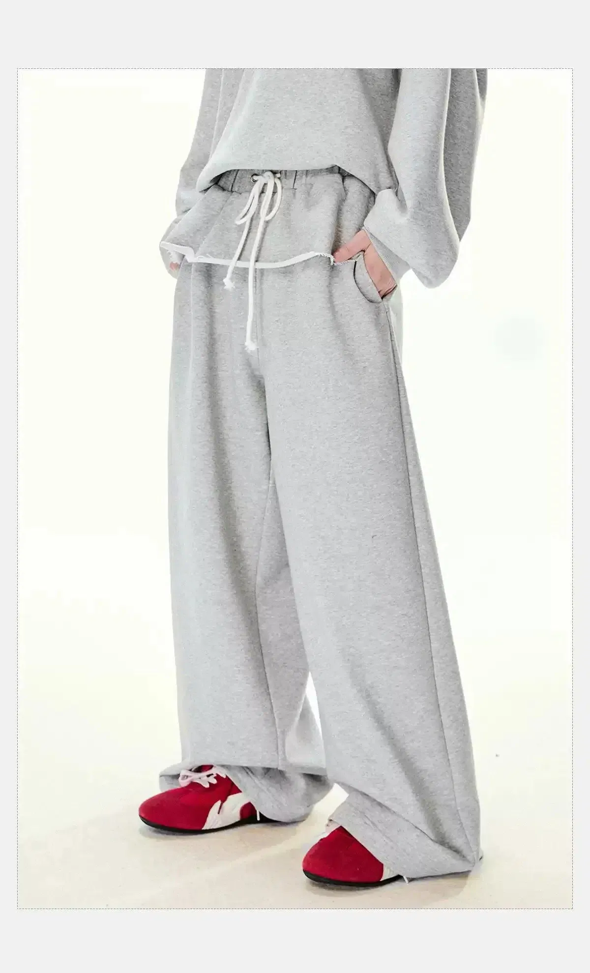 Tom Chic Two-Piece Wide Leg Sweatpants